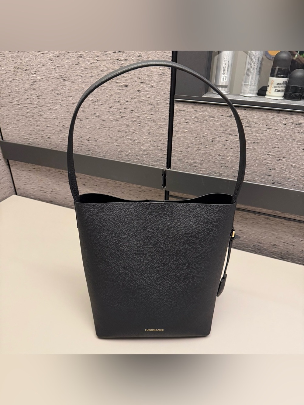 MAISON de Sabre Soft Bucket Tote in Black/Rouge ♥️🖤 - Picture 2 of 13